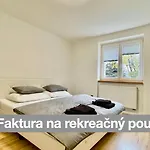 Apartment Park, 24h Checkin & Centre Piest'any