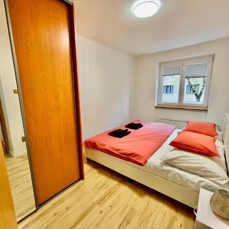 Apartment Park, 24h Checkin & Centre W Free Parking Piest'any